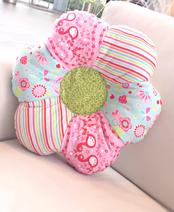 Flower Shaped Pillow | The Stitching Scientist
