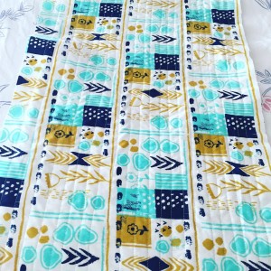 Absolutely in love with this fabric from #cottonandsteel #mezzanine #august #sarahwatts #cottonandsteelfabric #lovefabric #loveit #quilt #sewin #cotton #prettyfabric #fabric #staytuned #inthemaking #fatquartershop #inlove #quilting