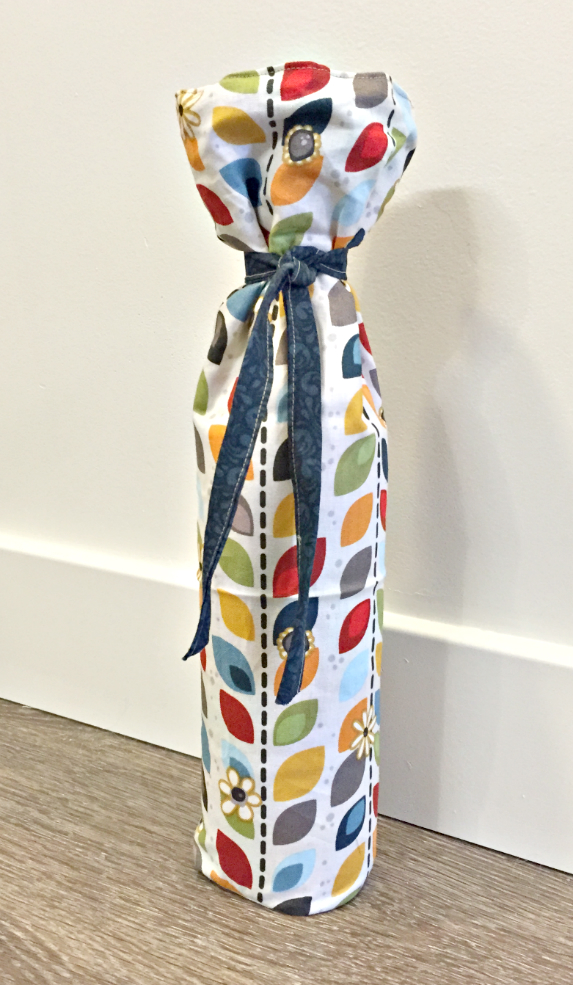 perfect-holiday-wine-tote-sew-very-crafty