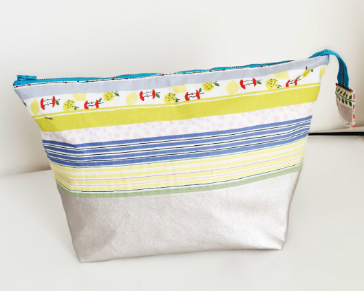 Open wide zipper online pouch pattern